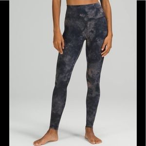 NWOT LULULEMON TIE DYE ALIGNS